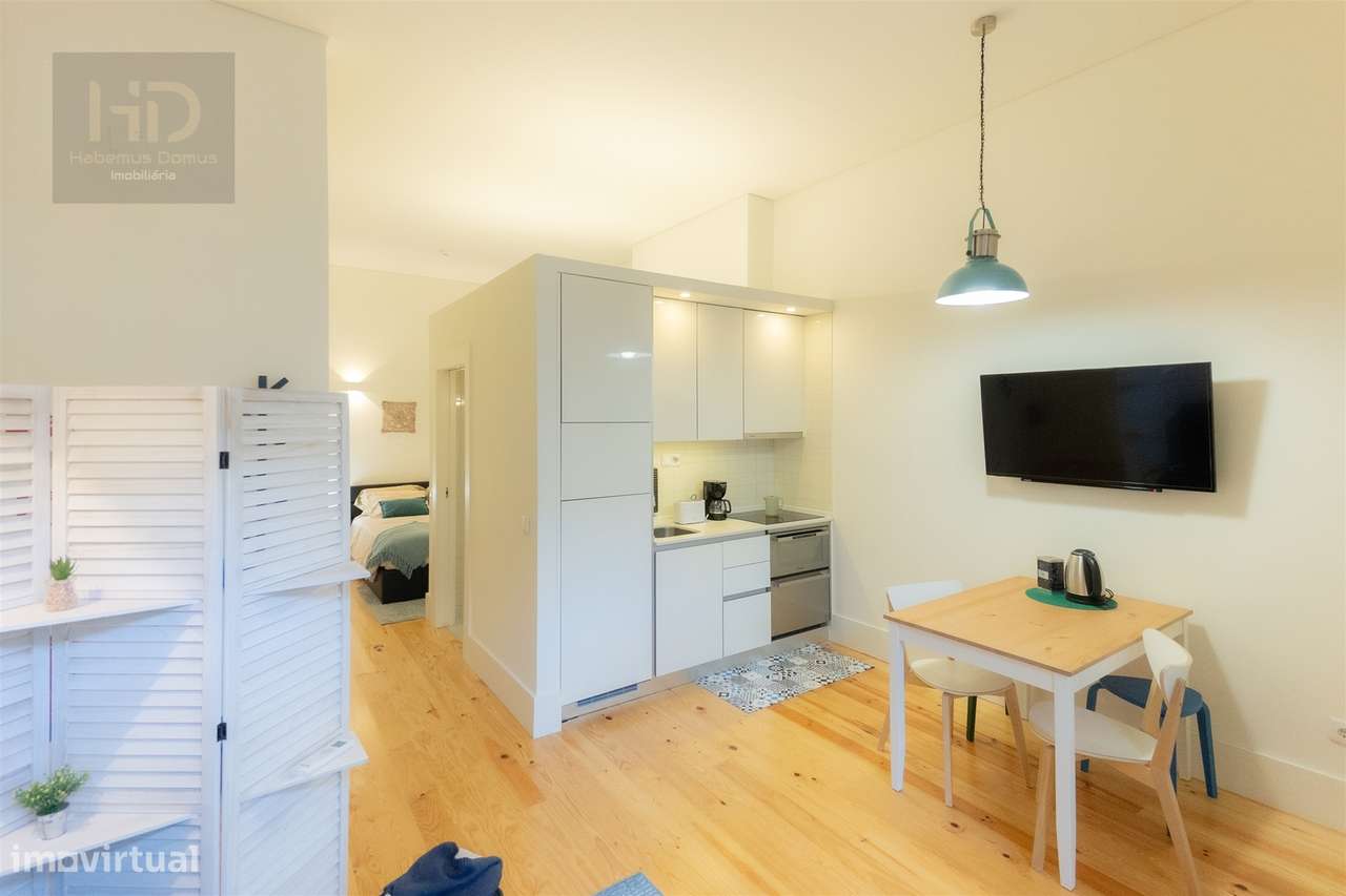 Apartamento T1  com 61m2 e Terraço Privativo próximo do metro no Porto-13