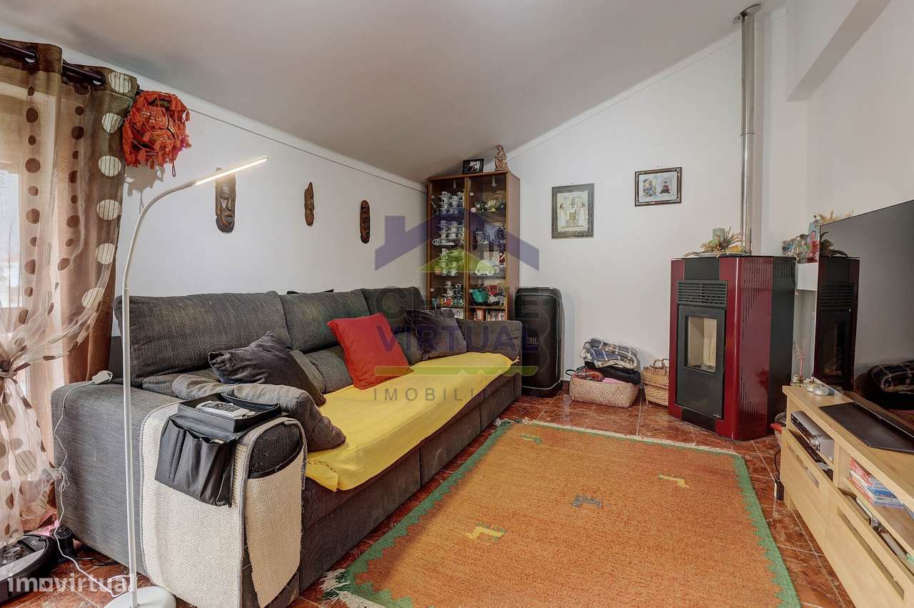 Apartamento T2 com Garagem - Centro Bombarral-9