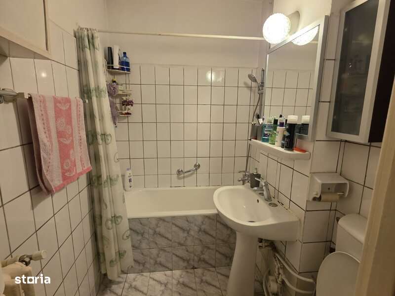 Titan Scoala 195 - Str Rotunda-12