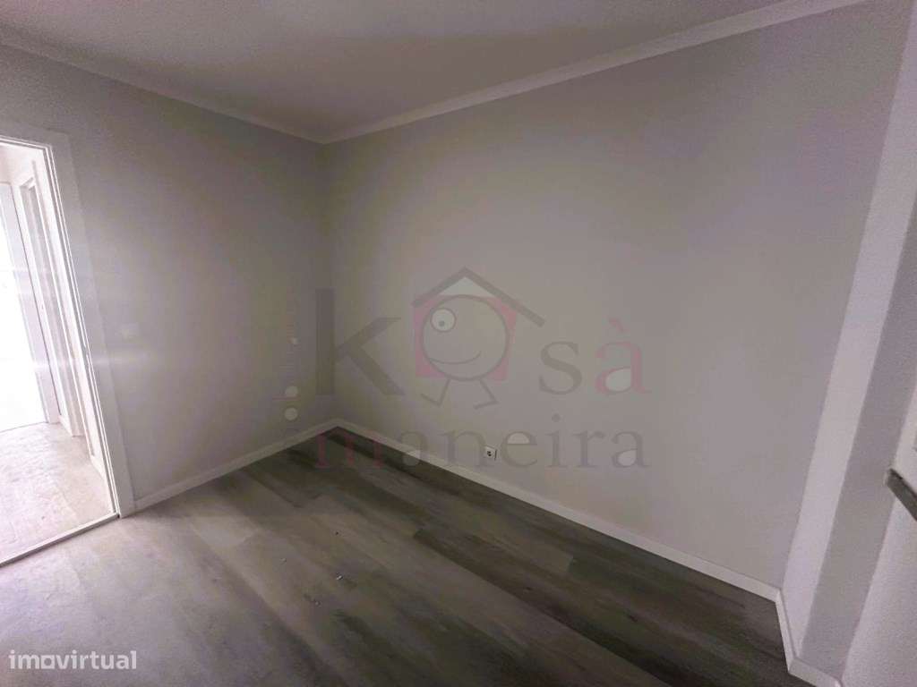 Apartamento T2 R/C em Benfica!-7