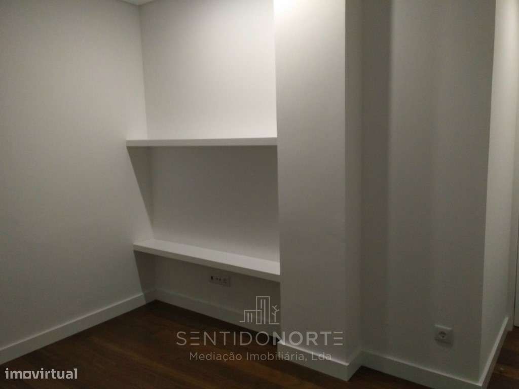 Apartamento T4 junto à Rotunda da Boavista-18