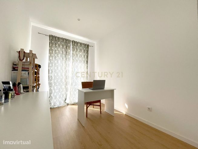 Apartamento T2 renovado em 2023-6