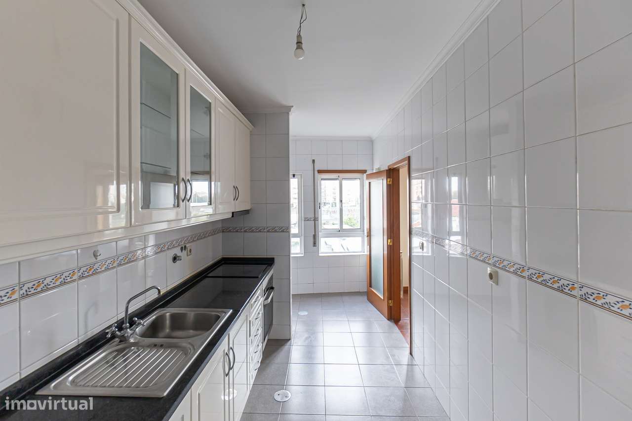 Apartamento T2 com box em Canidelo-0