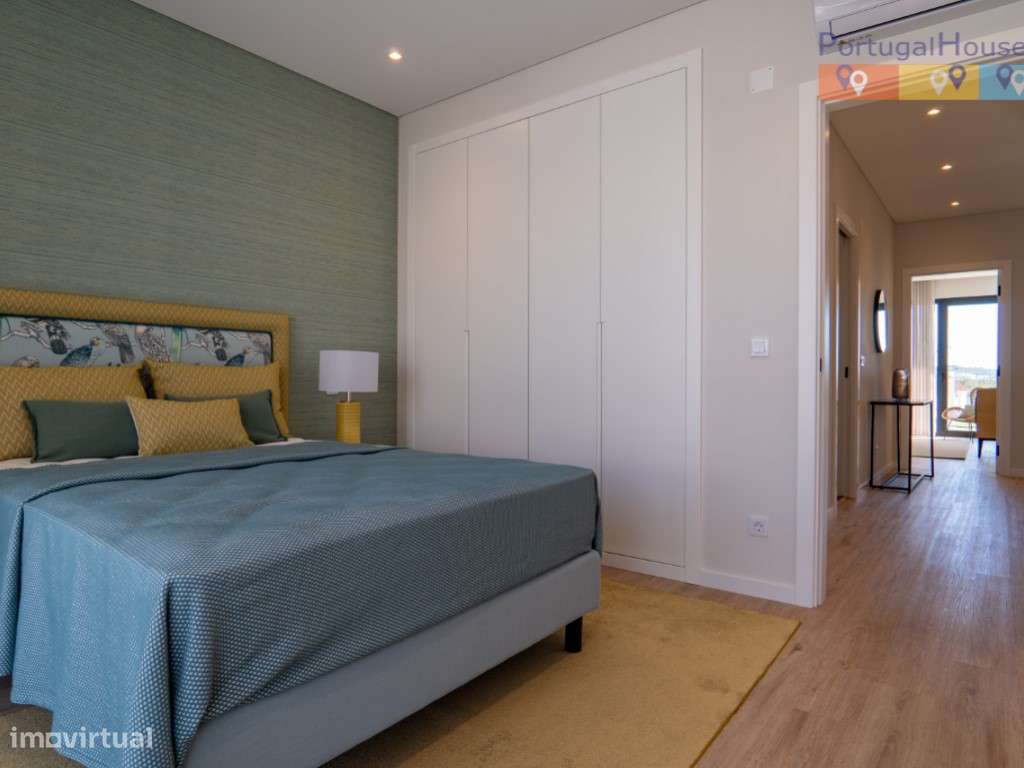 Vivenda T4+1 na praia do Areal com piscina.-26