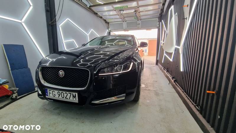 Jaguar XF - 4