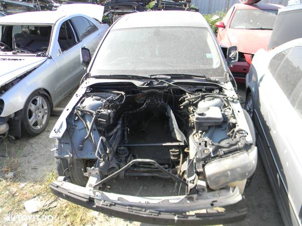 Dezmembrari  BMW 7 (E65, E66, E67)  2001  > 2009 730 d Motorina - 8