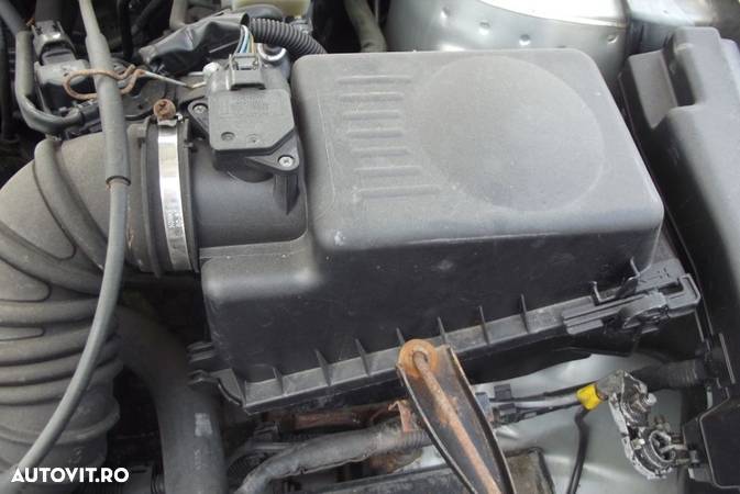 Debitmetru aer Toyota Corolla 1.4 benzina Yaris carcasa filtru aer 1.4 - 4