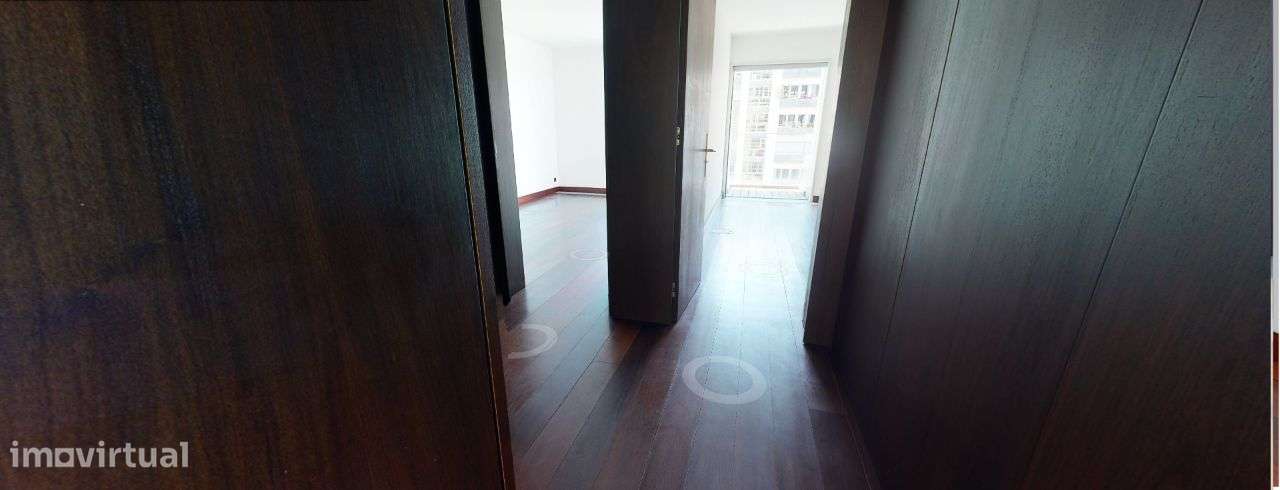 Apartamento T4 de Luxo no Restelo com vista sobre o Tejo e Lisboa-11