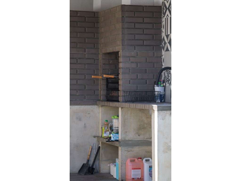 Moradia T3 com Piscina em Sesimbra-2