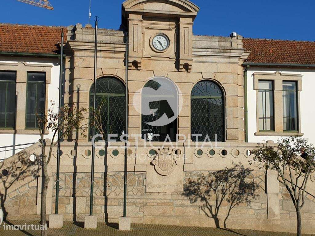 Dois escritórios arrendados no centro do Marco-3