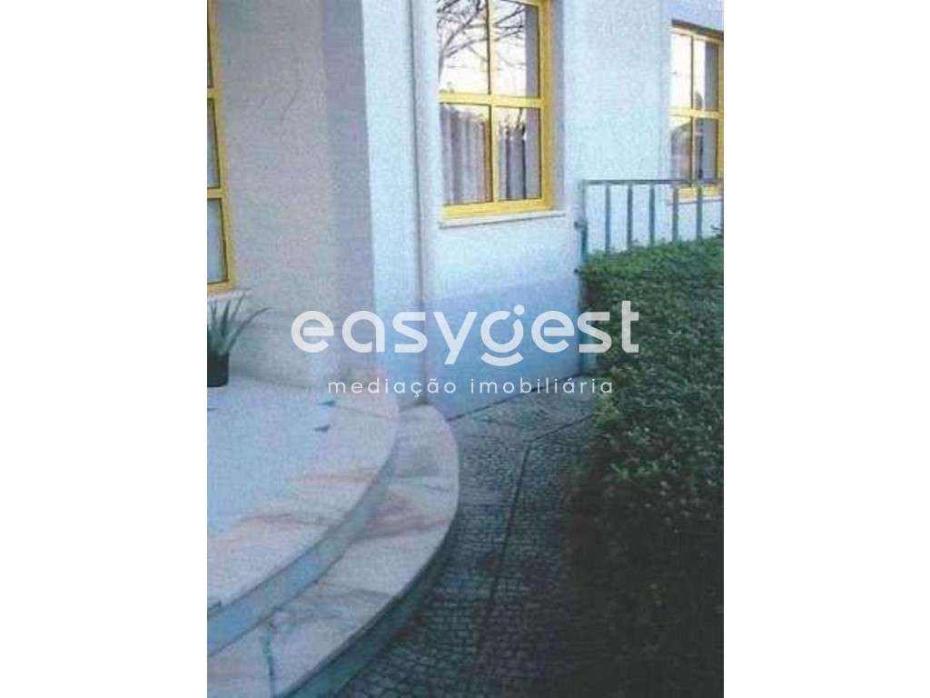 Moradia c/ licença p/ Infantário - Rio de Mouro - Grande imagem: 2/6