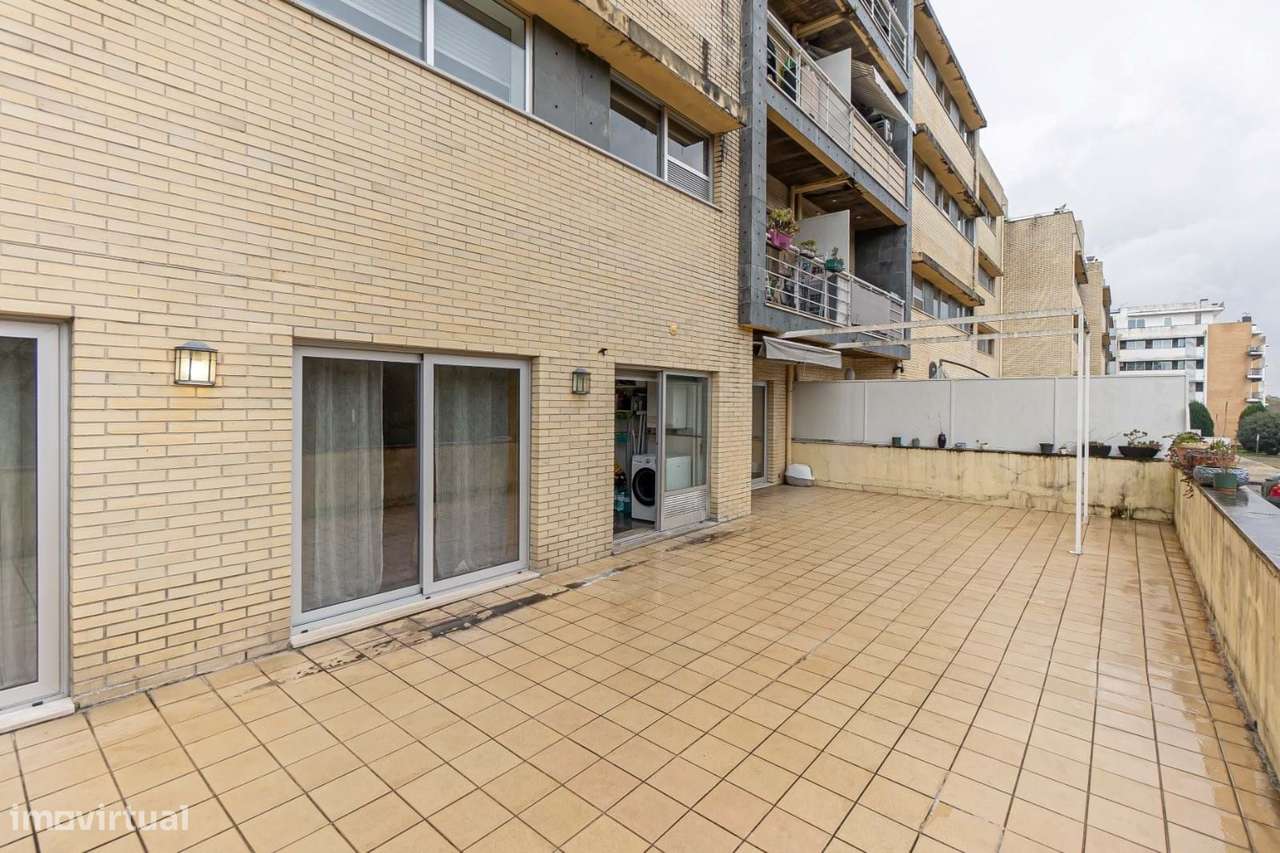 Apartamento T2 | Terraço | Jardim | Garagem | Valongo - Grande imagem: 3/40