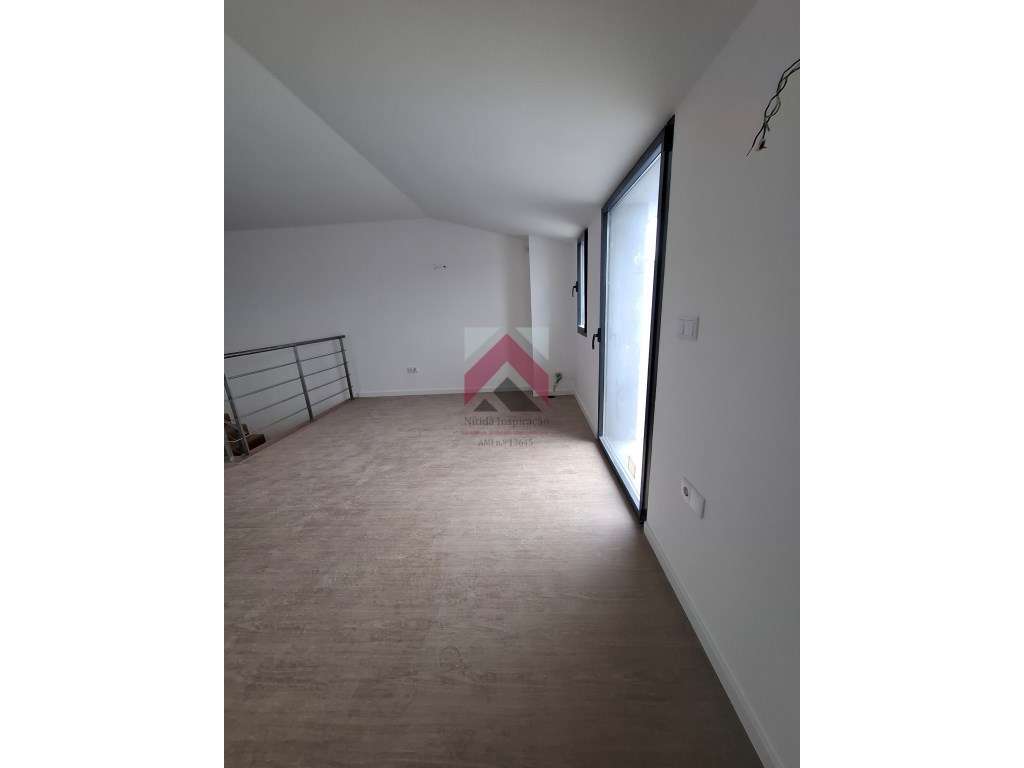 Apartamento T2 + Duplex Amplo + Terraço na Cobertura em Esgueira, A...-26