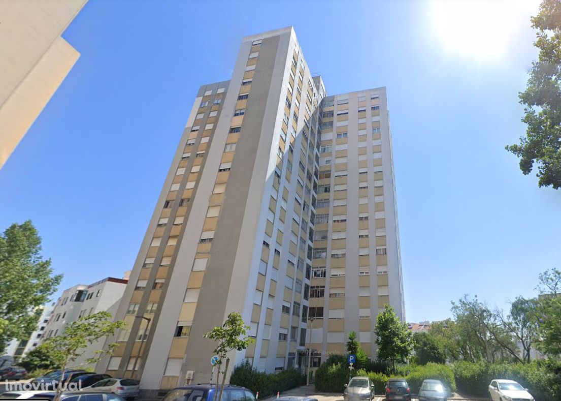 Apartamento em Loures, Santo António de Cavaleiros