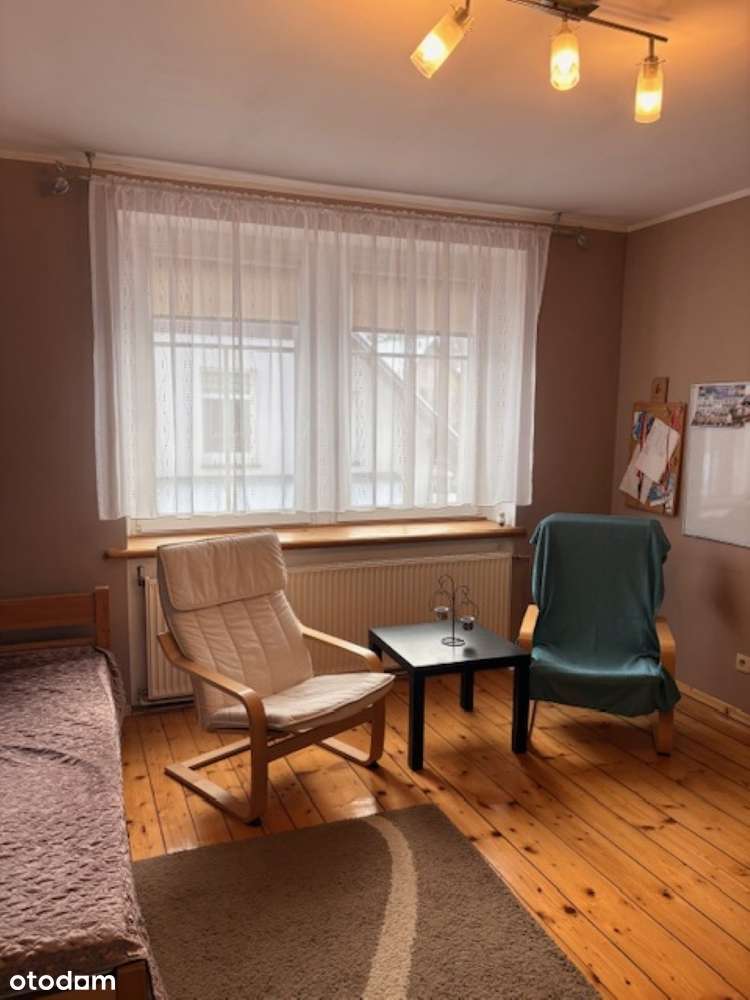 Ładny dom w willowej części Sobieszowa, wygodny,gotowy do zamieszkania-11