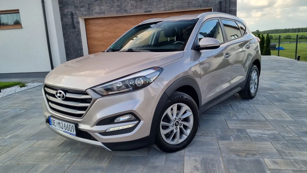 Hyundai Tucson III (2015-2020) 2.0 CRDi 4WD Automatik Intro Edition 2016