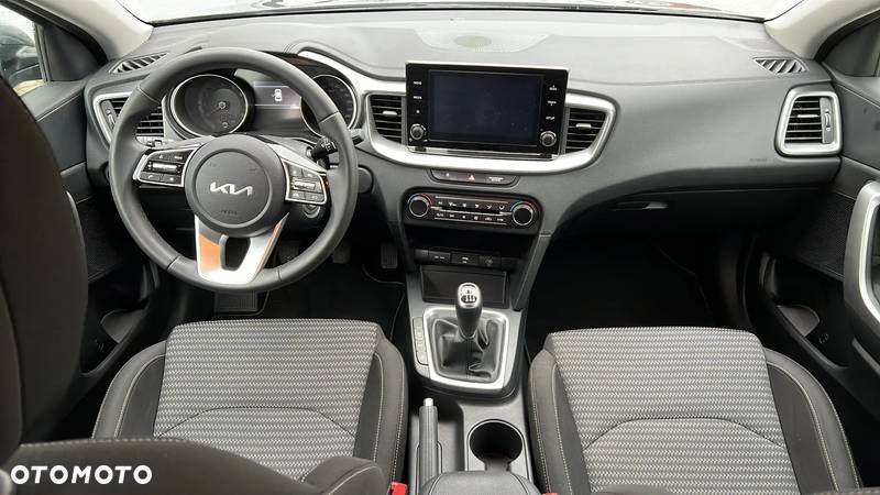 Kia Ceed 1.5 T-GDI M - 17