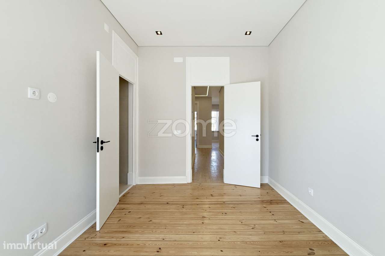 Apartamento T3 remodelado na Avenida Almirante Reis - Lisboa-22