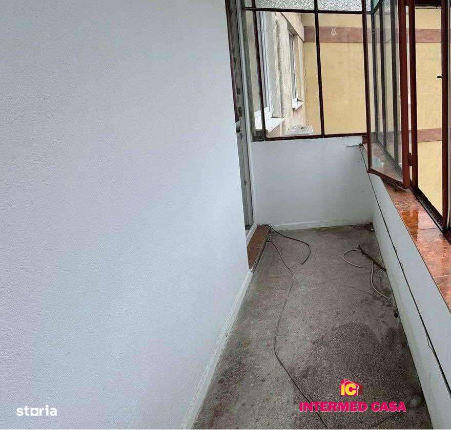 Apartament de vanzare 2 camere decomandat zona Mihai Viteazul-8