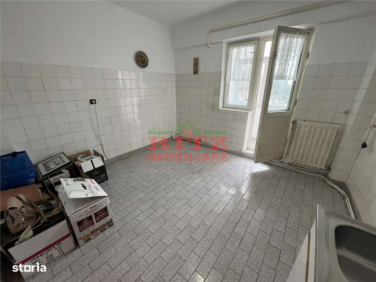 Nou! Ap. 3 cam., decom., et. 2, boxa, zona Scoala de Politie!-5