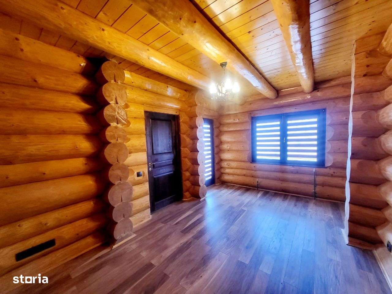 Vila de vanzare , superba ,din busteni si piatra !-7