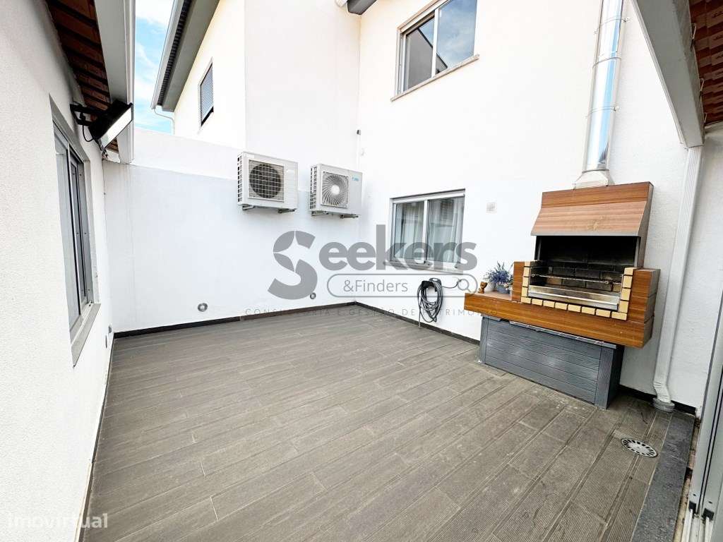 Exclusiva Moradia T3+2 com Jardim, Salão Social e Cozinha de Sonho ...-9