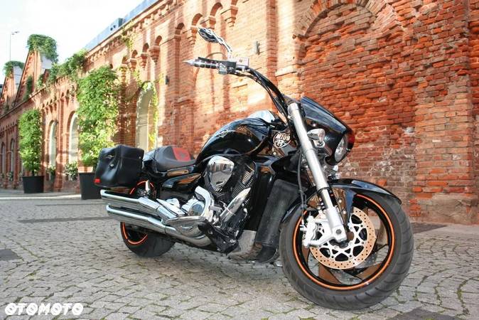 Suzuki Intruder - 15