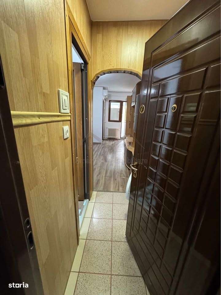 Garsoniera Baza3 etajul 3 din 4 - Imagine principală: 1/7