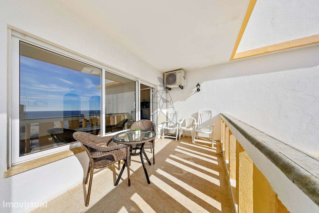 Apartamento T1  com Garagem e Piscina  no Coração da Praia da Rocha-9