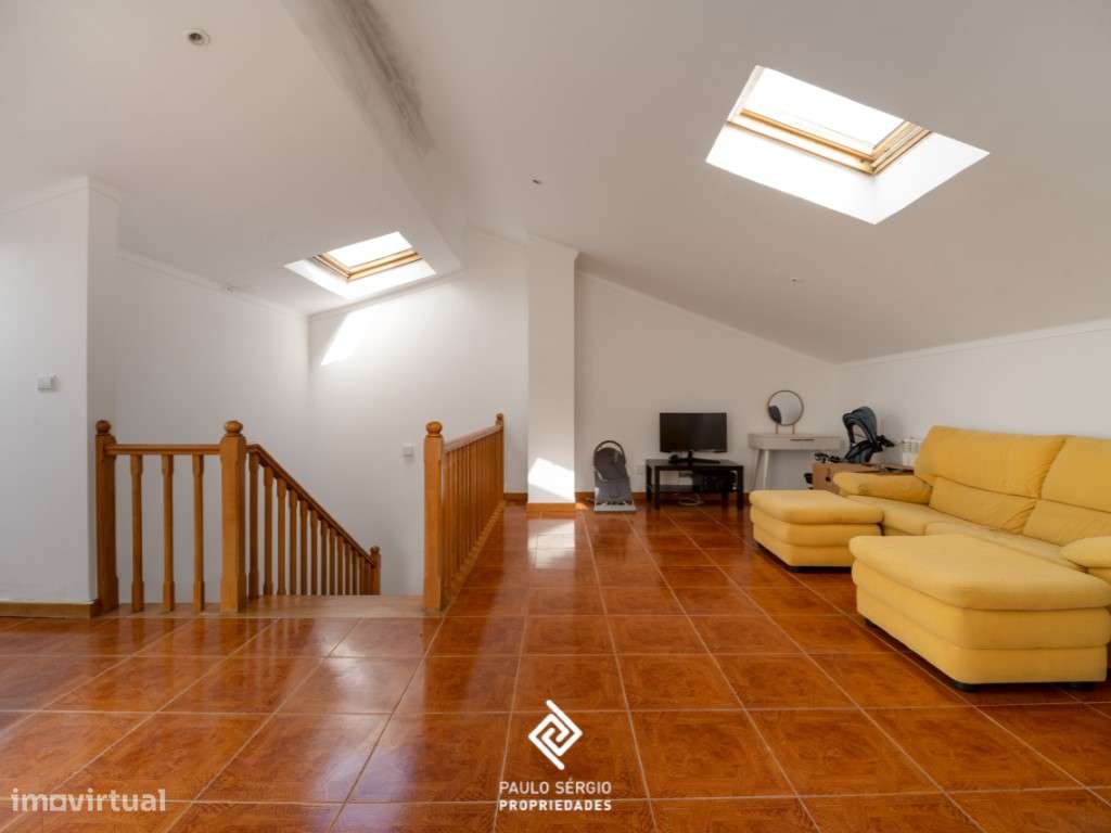 Moradia T3 localizada em Serzedo-20