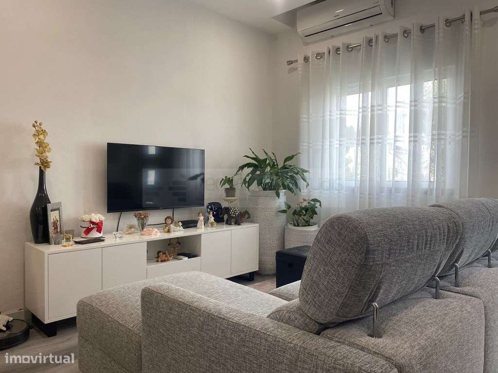 Moradia Térrea T3 - bem localizada-1