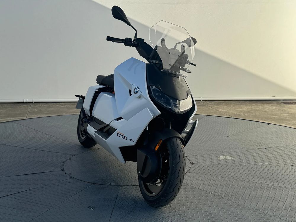 BMW CE 04