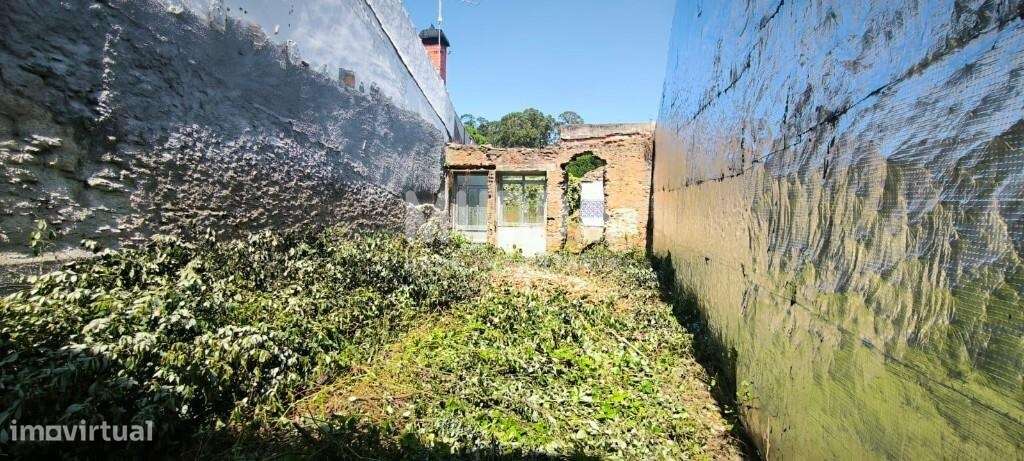 Terreno com Fachada - Centro de Ovar - Grande imagem: 2/19
