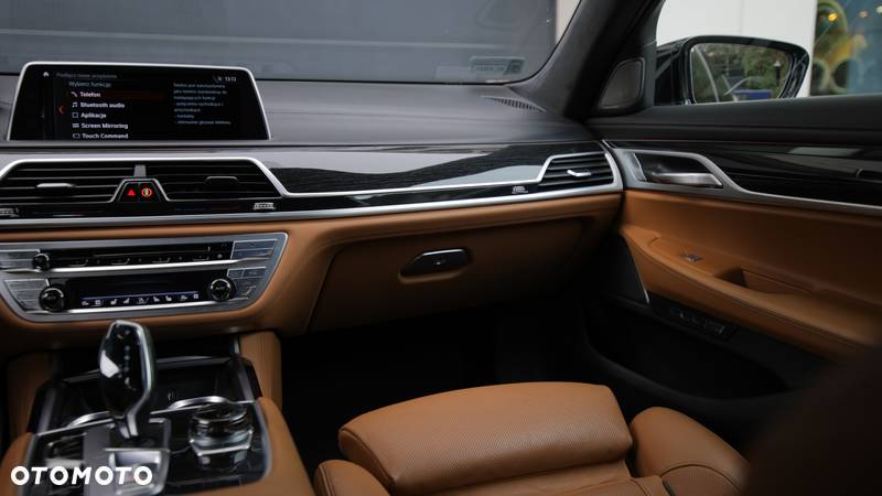 BMW Seria 7 750Li xDrive - 20