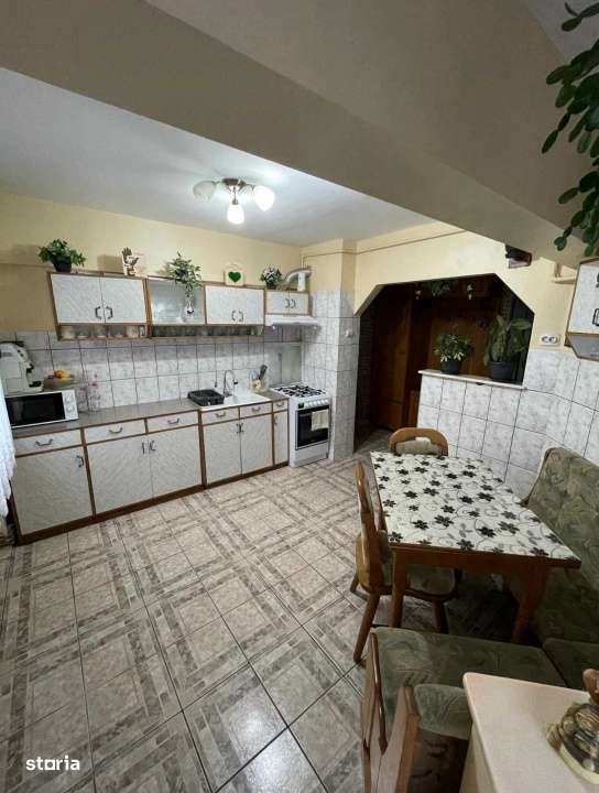 Apartament cu 3 camere , semidecomandat, etaj IV din IV, Str. Zenit, M - Imagine principală: 3/8