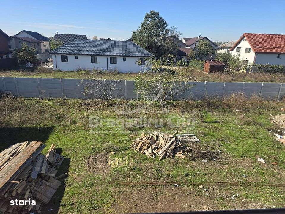 Teren intre case gaz si curent pe teren - Imagine principală: 5/7