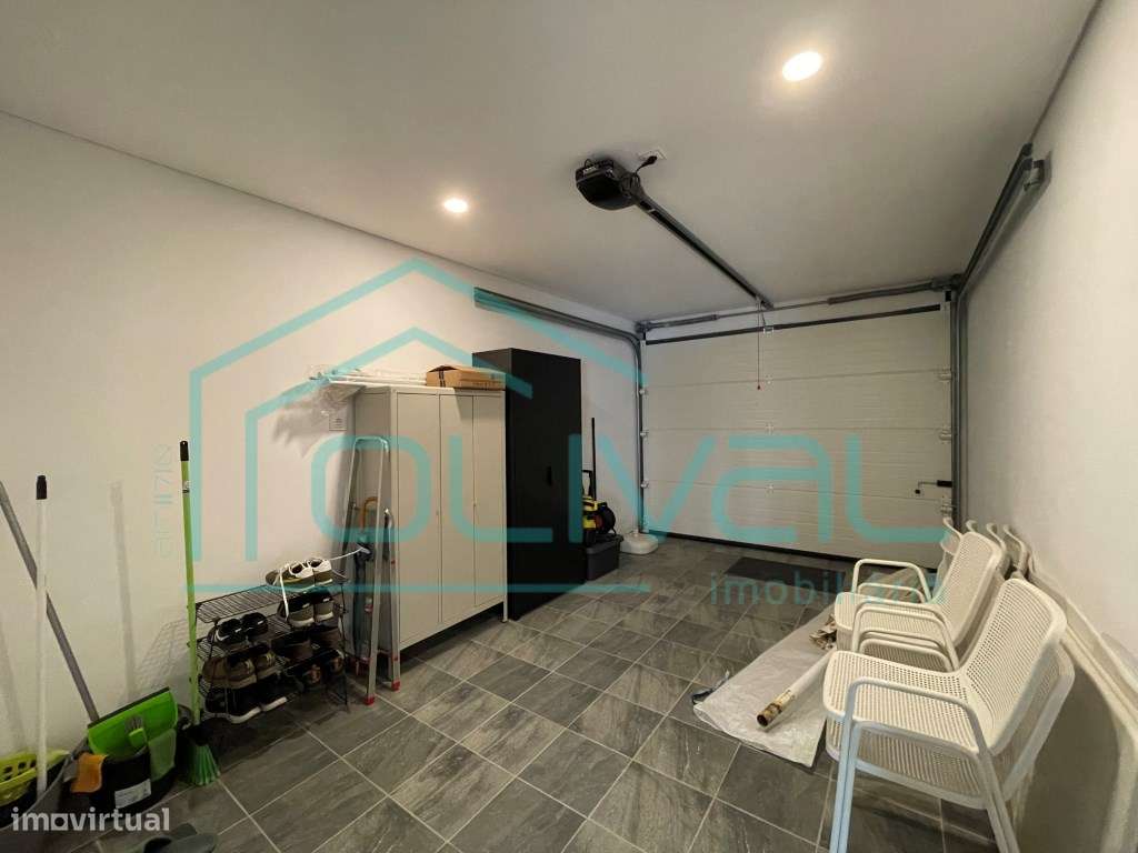 Moradia T3+1 Moderna com Piscina Privada - Conforto, Elegância e Fu...-36