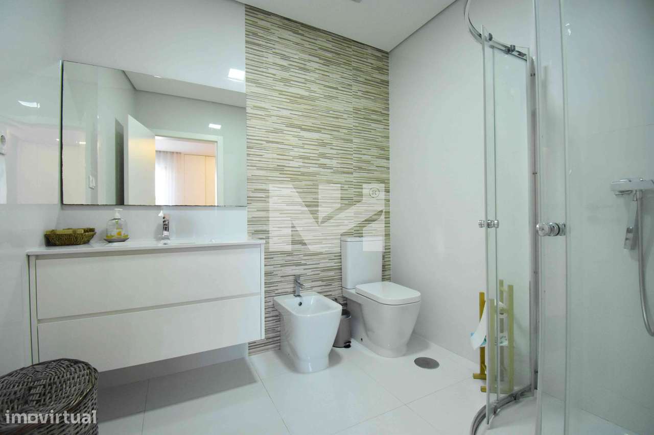 Moradia T4 Contemporânea | 4 Suites | C/ Piscina-28