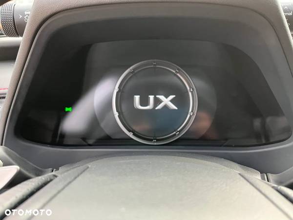 Lexus UX 250h (E-FOUR) Executive Line - 14