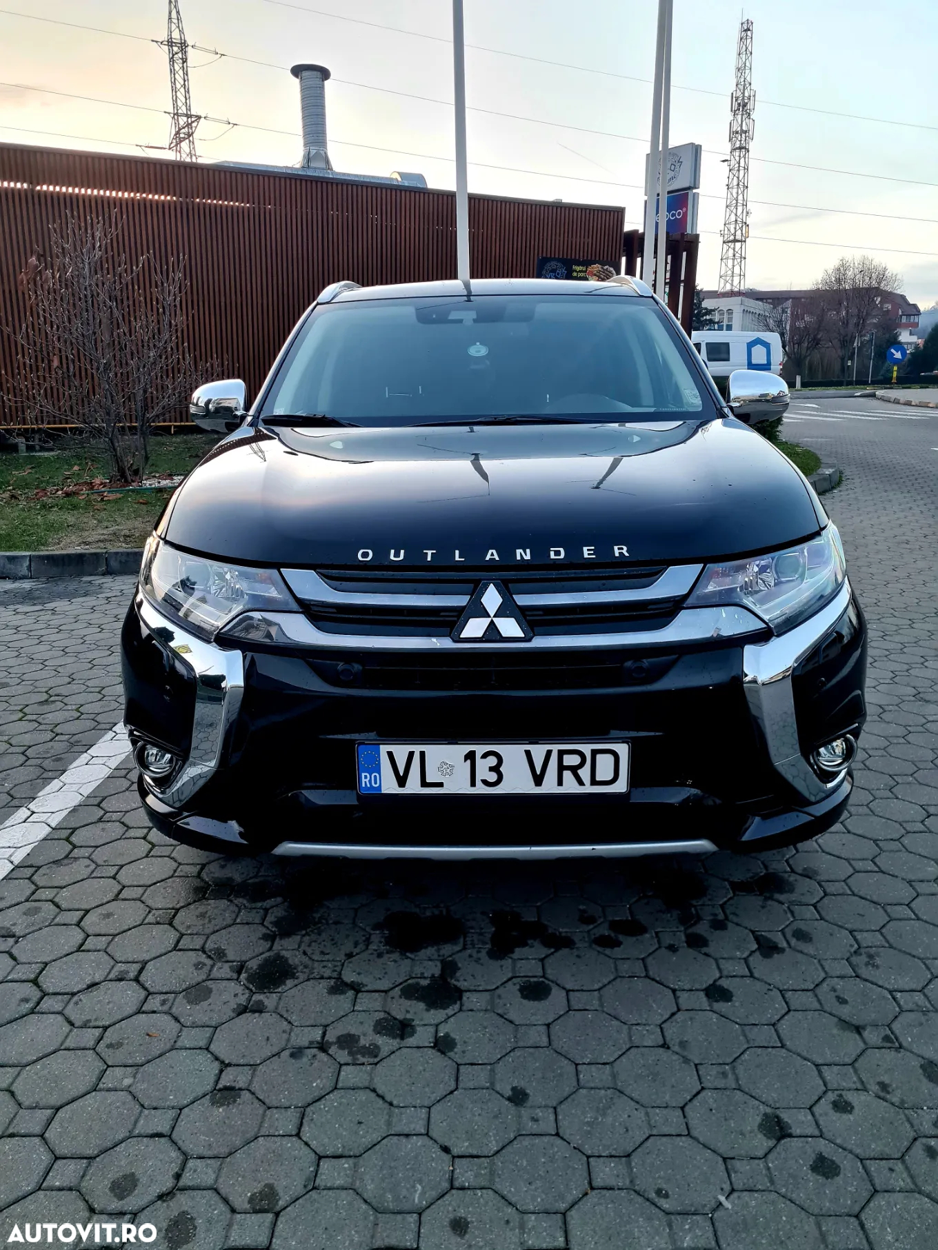 Mitsubishi Outlander - 3