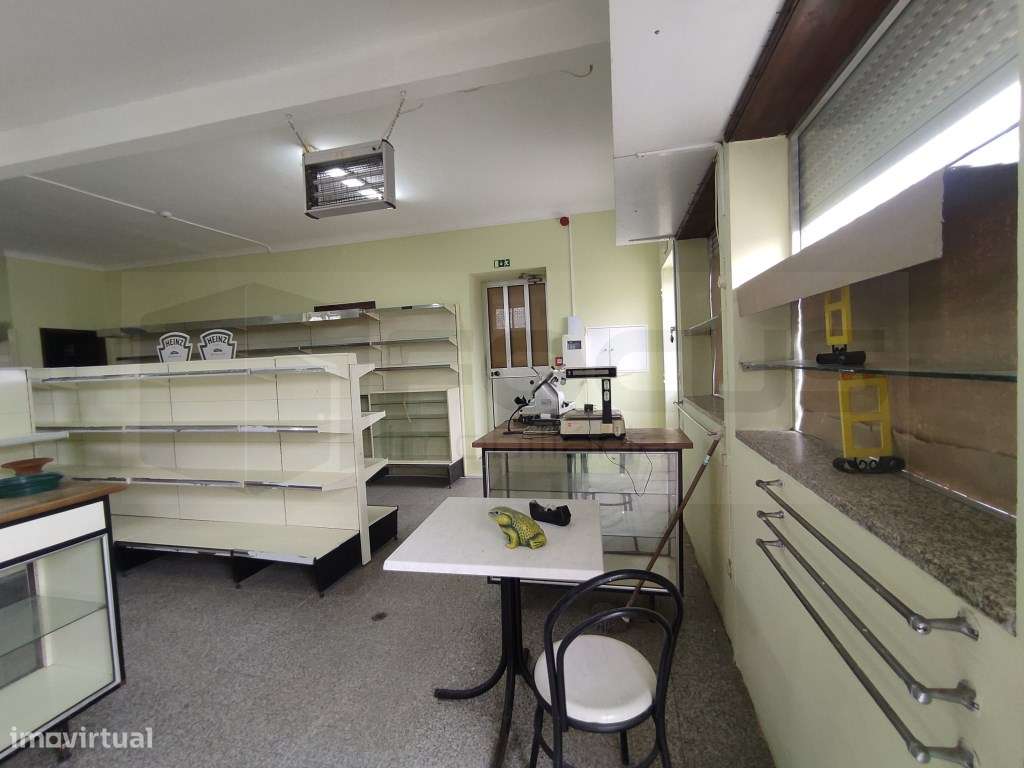 Loja para Arrendamento no centro da vila de Requeixo - Grande imagem: 4/9