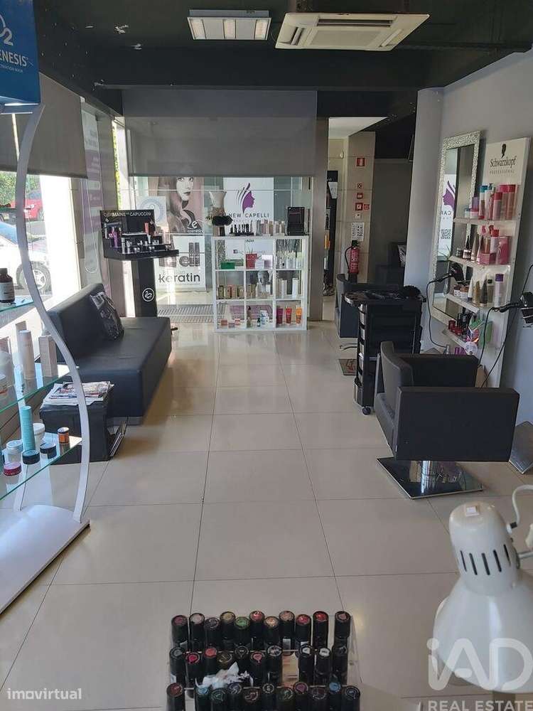 Loja / Estabelecimento Comercial em Caniço de 192,00 m2 - Grande imagem: 4/13