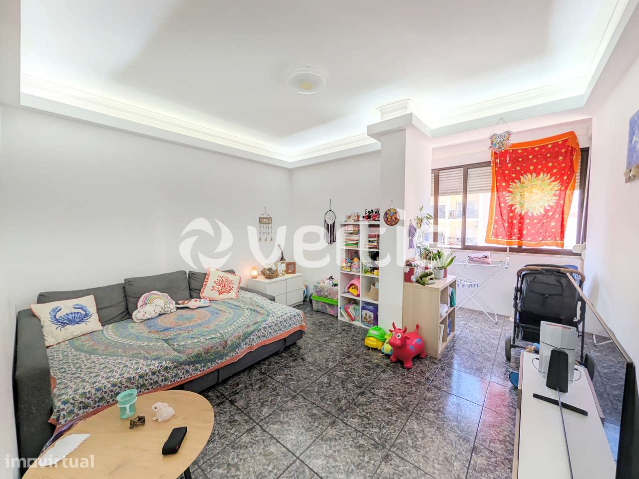 Apartamento T2 remodelado no centro do Barreiro-0