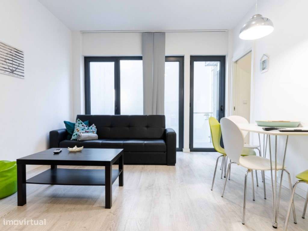 T0 com Varanda - 1.º Andar - Grande imagem: 3/10