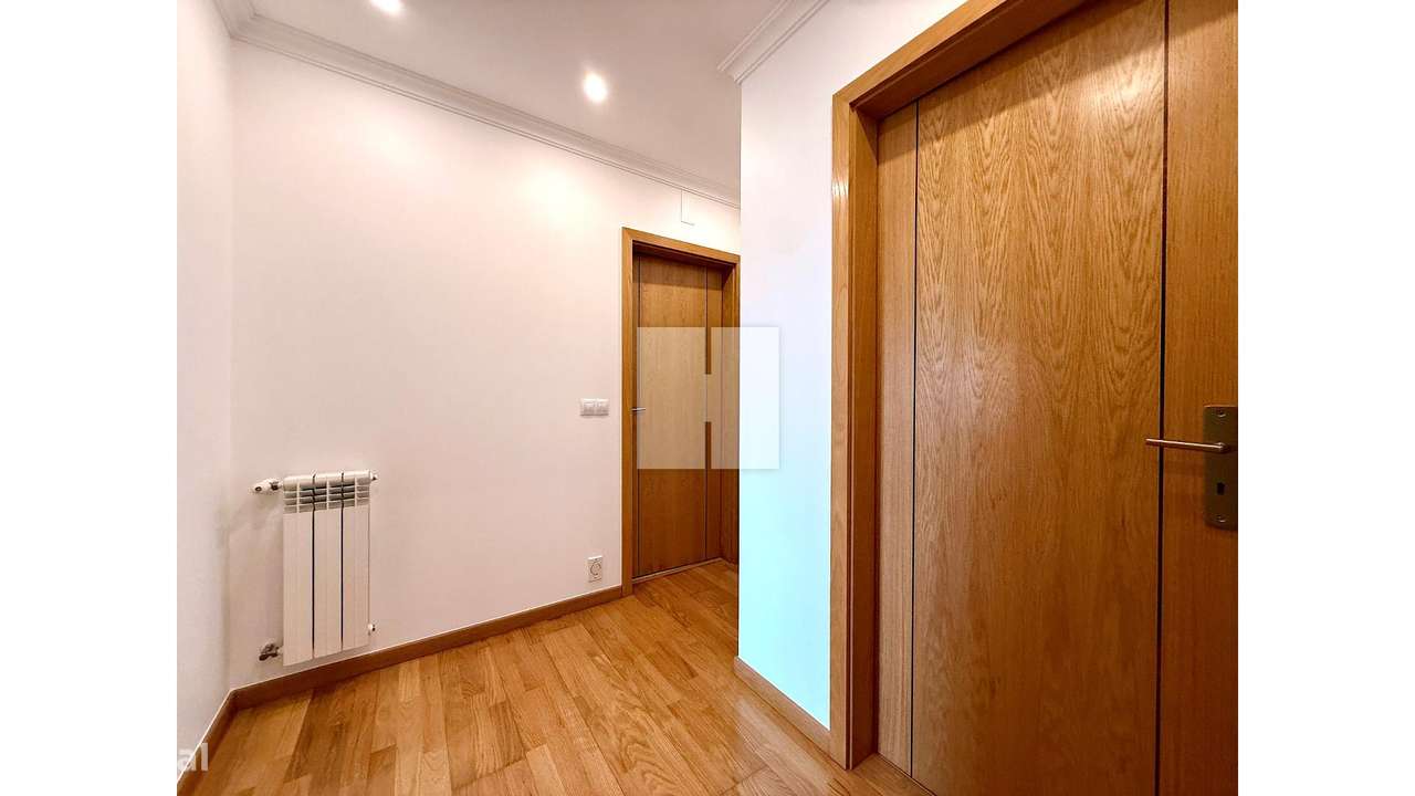 Apartamento T3 c/ Terraço e Garagem-20