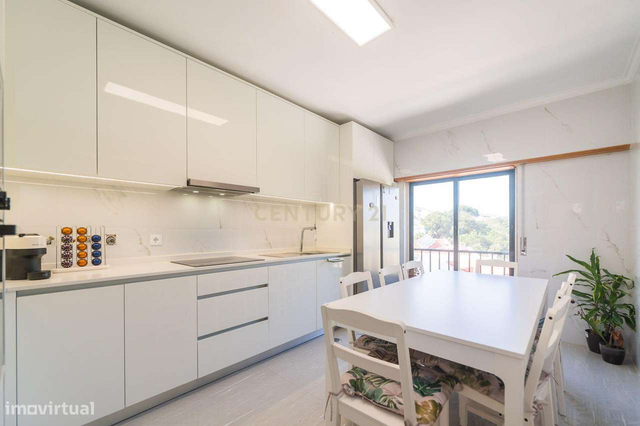 Apartamento T3 com Garagem em Loures-19