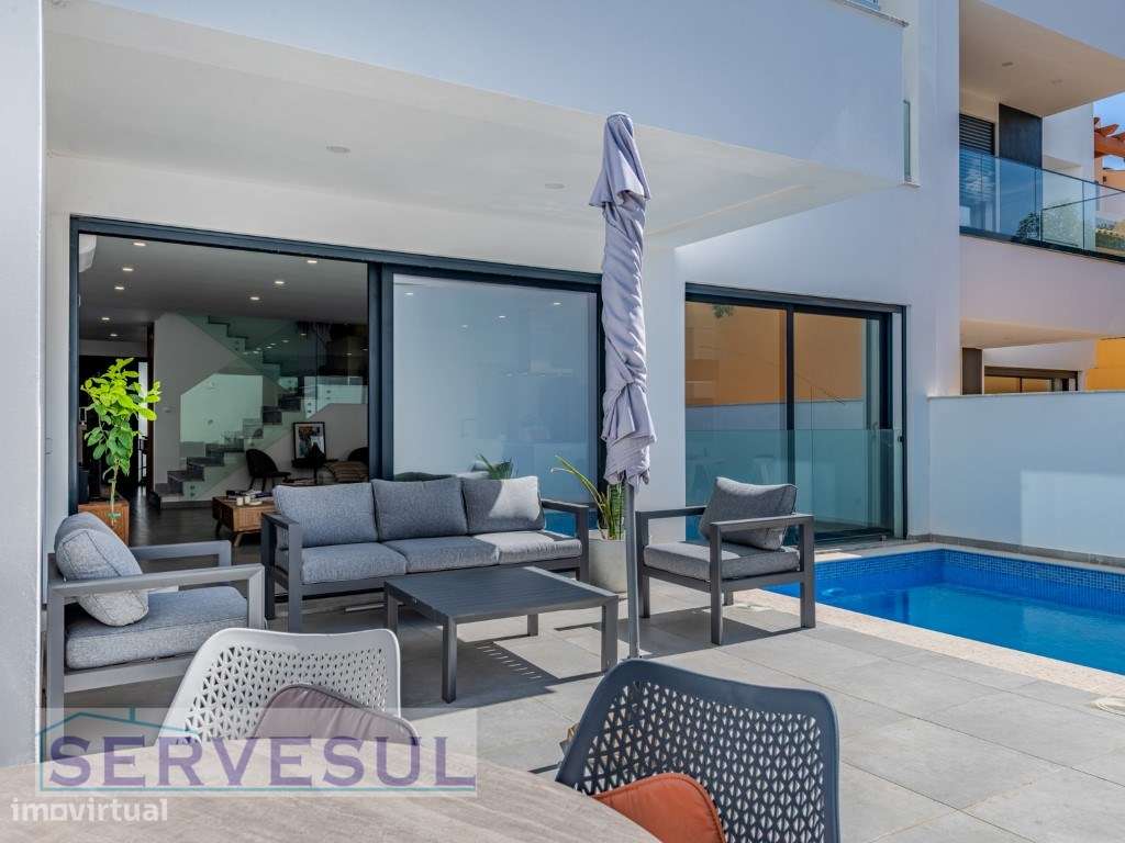 Moradia Moderna Geminada composta por 4 quartos e piscina privada, ...-54