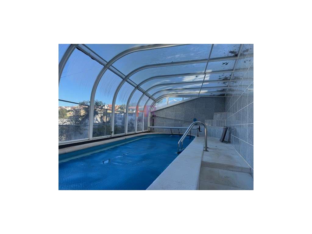 VENDE-SE MORADIA T4+1 COM PISCINA AQUECIDA E GARAGEM.-49