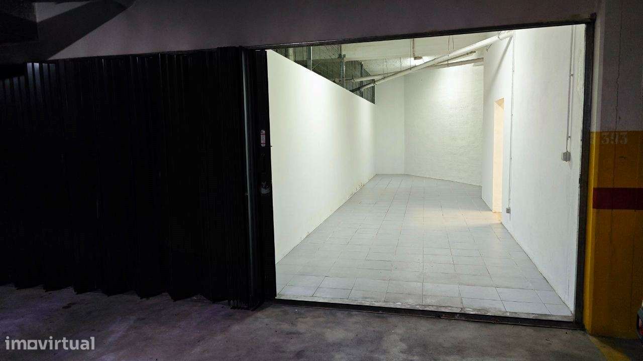 Garagem Individual para 2 Carros / Centro / Gaia - Grande imagem: 3/5