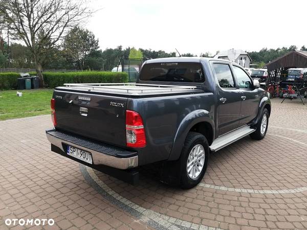 Toyota Hilux 3.0 D-4D Invincible - 10